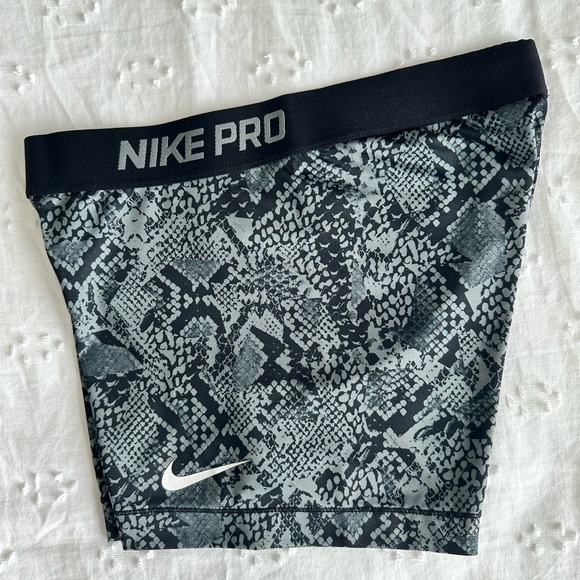 Nike Pro Dri-FIT Compression Shorts - Picture 3 of 6